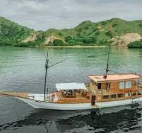 labuan bajo tour itinerary