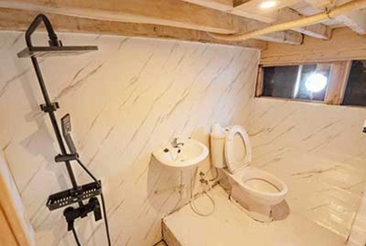 superior-bathroom