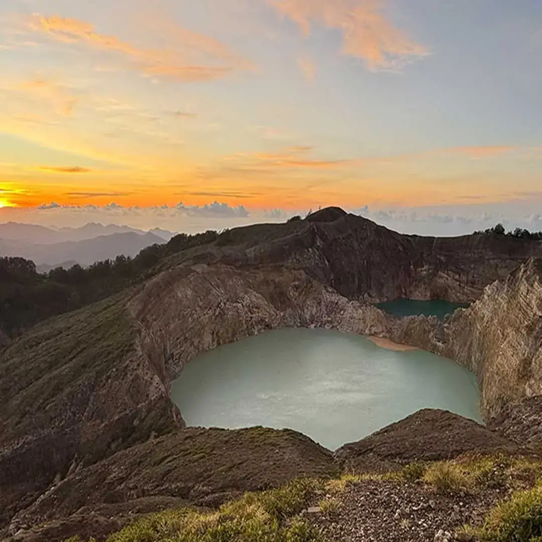 Kelimutu Tricolor Lake
