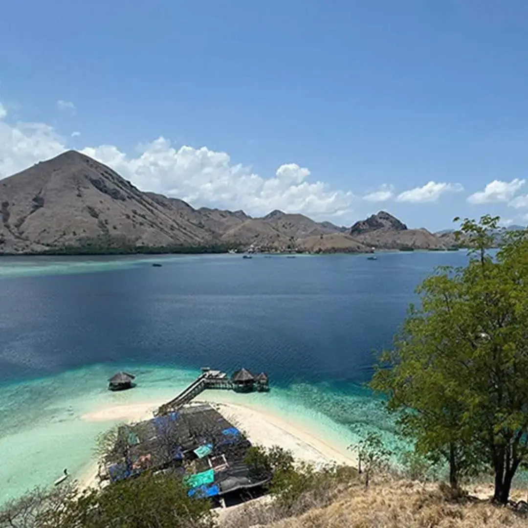 Tour Around Labuan Bajo: Kelor Island