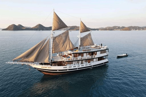 2-Days-1-Night-Private-Trip-An-Intimate-Short-Exploration
tour komodo tour package boat charter italy
